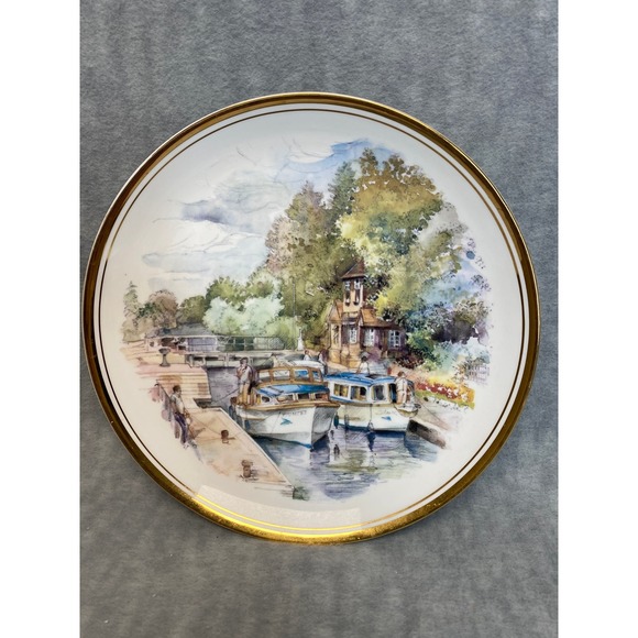 Guardian England's 4 Seasons Summer on the Thames Decorative Plate Gold Trim - Picture 3 of 4